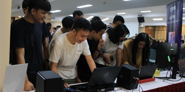 Zyrex Perkenalkan Brand Ambassador Terbarunya di Ajang "Zyrex Campus Tour"