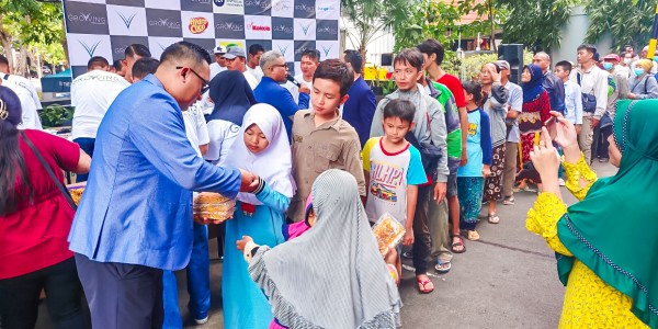 Satu Tahun Bertumbuh, Satu Semangat Berbagi dari The Southern Hotel Surabaya