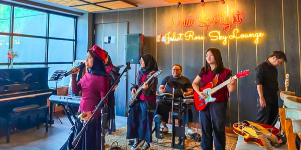 June Jazz Meriahkan Harganas di Smart Hotel Pertama di Jawa Timur
