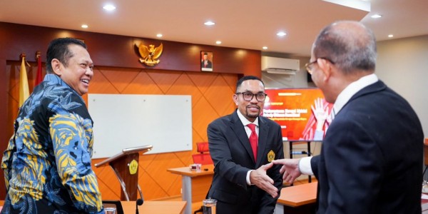 Bersama Jamintel Prof Reda Manthovani, Bamsoet Jadi Penguji Sidang Tertutup Promosi Dokter Ilmu Hukum Ahmad Sahroni