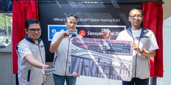 Jalin Kerja Sama, Bank DKI dan TransJakarta Resmikan Penamaan Halte Transjakarta Senayan Bank DKI