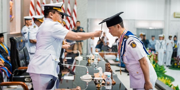 Dankodiklatal Hadiri Wisuda Prajurit Teknokrat Lulusan STTAL Tahun 2024