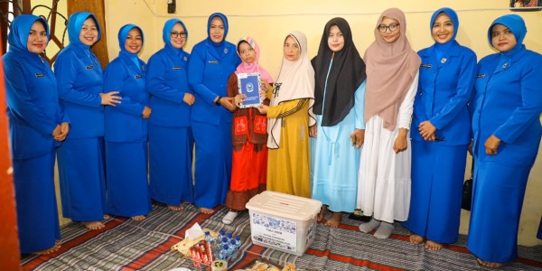 Ketua Gabungan Jalasenastri Kodiklatal Kunjungi Anak Berkebutuhan Khusus