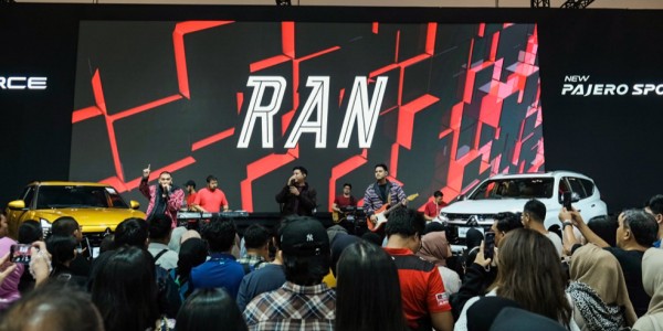 Berbagai Pertunjukan Artis Menambah Kemeriahan Akhir Pekan Pameran GIIAS 2024