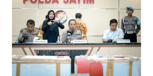 2 Penjual Benih Lobster Tanpa Izin Ditangkap Ditpolairud Polda Jatim di Banyuwangi