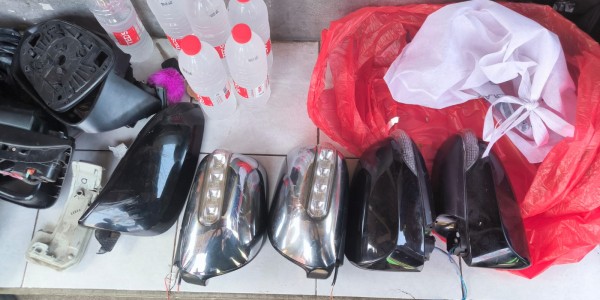 Tabrak Trotoar, Satu Pelaku Pencurian Spion Mobil Tewas
