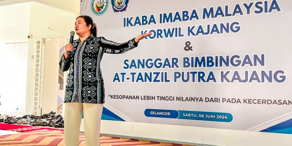 Tingkatkan Kualitas Pendidikan, Dosen FEB Unesa Dampingi Literasi Digital bagi Guru SIKL