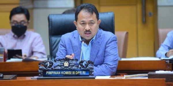 Komisi III DPR Tegaskan Penegakan Hukum Harus Adil Tanpa Intervensi