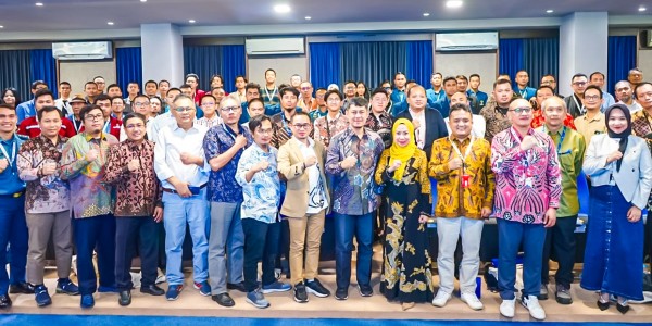 HIS Gelar Seminar Maritim: Menyongsong Era Net Zero Emission di Sektor Pelayaran Tug & Barge