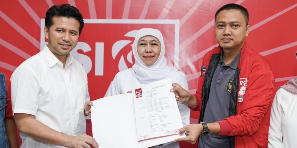 Giliran PSI Serahkan SK B1KWK, Khofifah-Emil jadi Pasangan Terkuat di Pilgub Jatim 2024