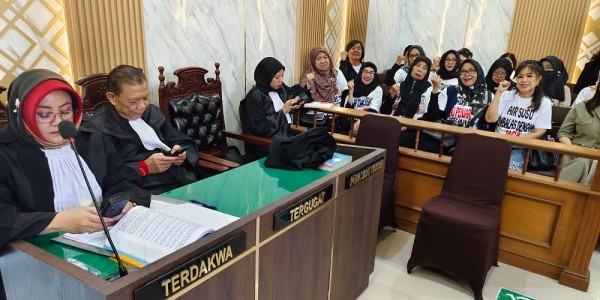 Kasus Anak Pidanakan Orang Tua, Warga Berikan Dukungan Moril dengan Hadiri Persidangan
