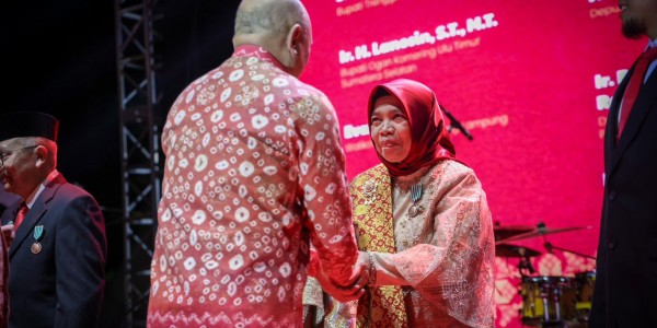 Tiga Mitra Koperasi LPDB-KUMKM Raih Penghargaan Satya Lencana Wira Karya