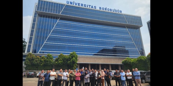 Dasyat 90 Mahasiswa Baru Kuliah Doktor Ilmu Hukum di Universitas Borobudur