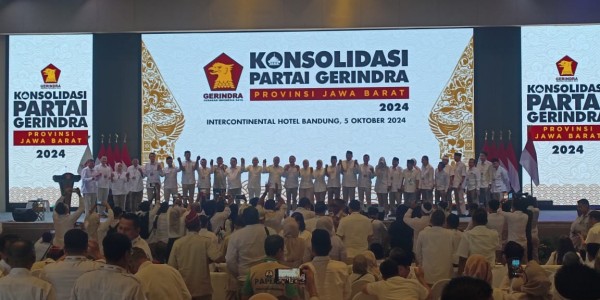Sampaikan Pesan Prabowo, Iwan Bule Mengabsen Calon Kepala Daerah di Jabar yang Diusung Gerindra