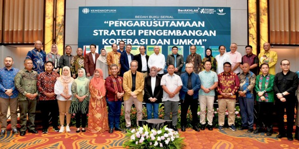Bedah Buku Serial, Teten Ungkap Strategi Pengembangan Koperasi dan UMKM