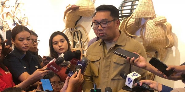Tambah Dana Kampanye, Ridwan Kamil Jual Lukisan Karyanya Sendiri 