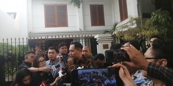 Keluar Dari Rumah Prabowo, AHY: Biar Beliau yang Menjelaskan