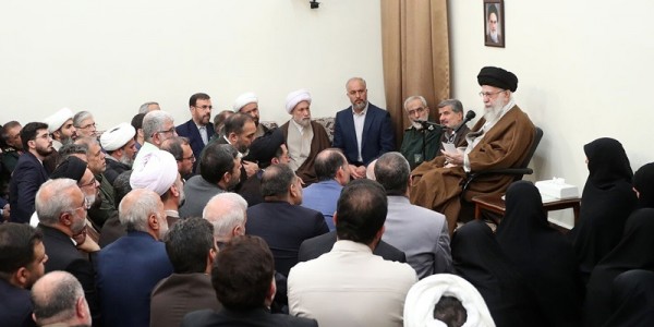 Ayatullah Khamenei: Zionis Gagal Hancurkan Poros Pejuang Perlawanan