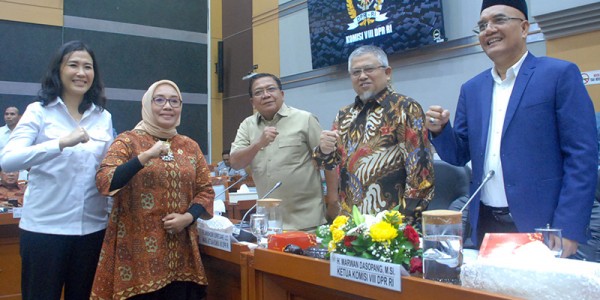 Menteri PPPA Dan Wakil Menteri PPPA Raker Perdana dengan Komisi VIII DPR