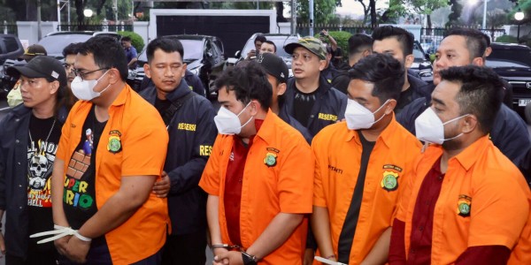 Berantas Judi Online, Polisi Sita Laptop dari Kantor Komdigi