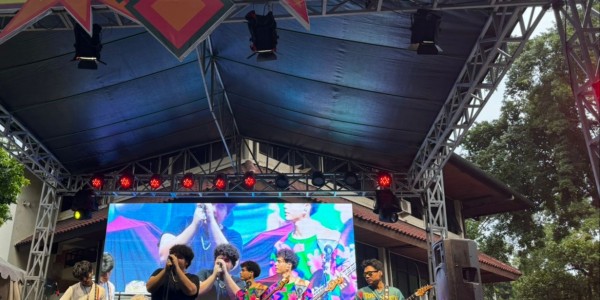 Archie WonderChild Gold "Hangatkan" Lewat Rock n Roll Suasana di StudentNite Festival 2024