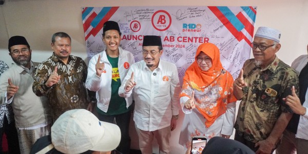 Resmikan AB Center, Suswono dan Anis Byarwati Komitmen Dukung UMKM Jakarta Timur Naik Kelas