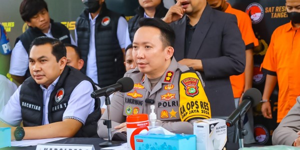 Polres Tangsel Sita 40,2 Kg Sabu yang Disembunyikan dalam Mobil 
