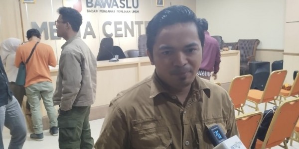 H-1 Pencoblosan Pilkada Serentak 2024, Bawaslu Masih Bersih-bersih APK