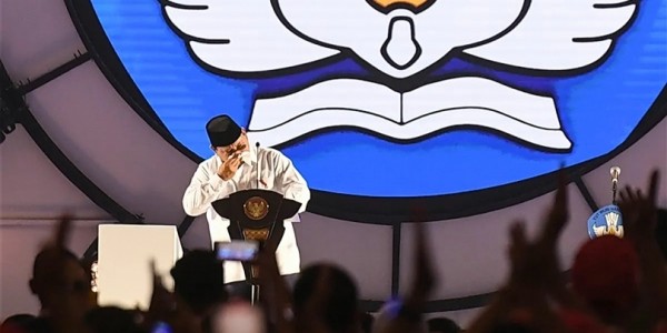 Prabowo Menitikkan Air Mata di Hadapan Para Guru