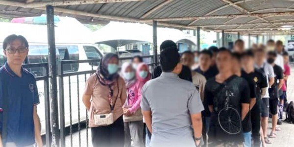 KJRI Kuching Pulangkan 59 WNI Bermasalah ke Indonesia
