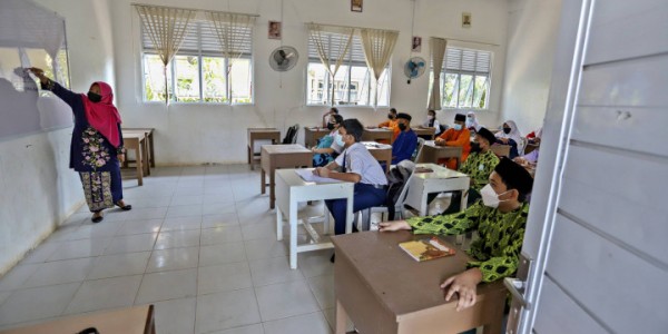 BULAN GURU NASIONAL : WUJUDKAN PENGHORMATAN NYATA BAGI GURU