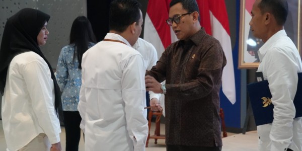 Menteri Karding Kukuhkan Tim Reaksi Cepat Berantas Sindikat Pekerja Migran Ilegal