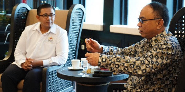 Kemenkop dan Kadin Sinkronisasi Pengembangan Pabrik Pakan Ternak