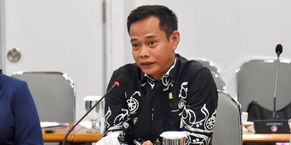 Perjalanan Dinas Luar Negeri Harus Seizin Presiden, Komisi II DPR: Keteladanan Pejabat Negara Jadi Kunci