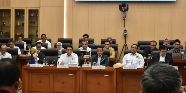 Masyarakat Apresiasi Kinerja Menteri Bahlil Terkait Lancarnya Suplai BBM dan Listrik Saat Libur Nataru