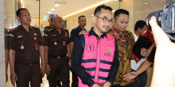 Kejati DKI Resmi Tahan Kadisbud  dan Kabid Pemanfaatan Disbud di Rutan Salemba