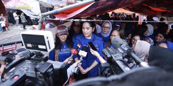 Peduli Korban Kebakaran, Srikandi Demokrat Beri Bantuan hingga Jemput Bola Layanan Kesehatan