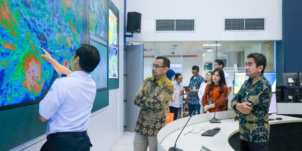 Tingkatkan Keselamatan, KAI Daop 1 Jakarta Lakukan Mitigasi Cuaca di BMKG