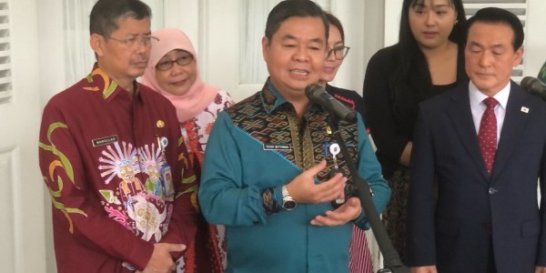 JP Teguh Tutup JPO Kolong Flyover Kalibata  Demi Cegah Tawuran