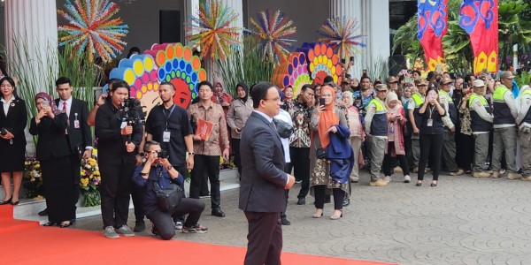 Anies-Ahok hingga Ketum Jakmania Hadiri Penyambutan Pram-Rano di Balai Kota