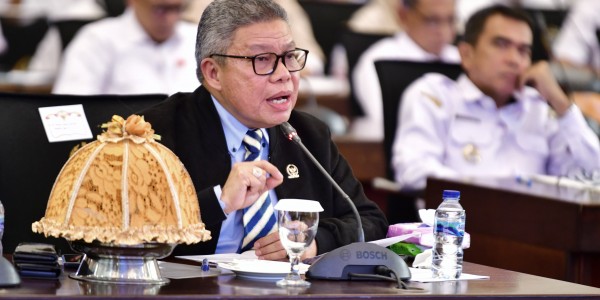 Imbas Ijazah Palsu, DPR Usul Bikin Aturan  Konsekuensi Kebenaran Berkas Cakada