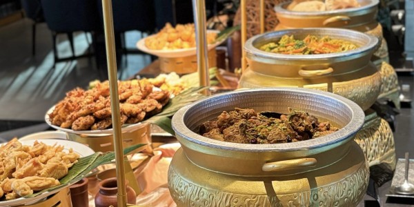 Mövenpick Hotel Surabaya City Hadirkan Pengalaman Berbuka Puasa Bertema "A Journey to Egypt"