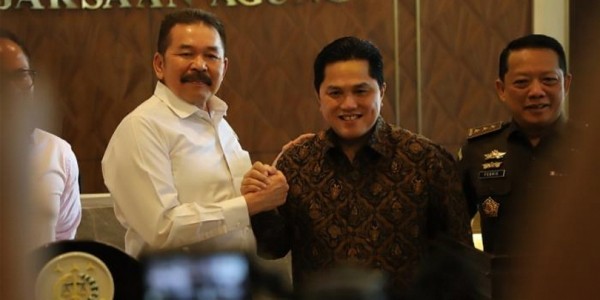 Haidar Alwi Pertanyakan Maksud Pertemuan Larut Malam Erick Thohir - Jaksa Agung