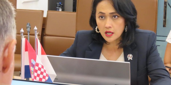 Wamen P2MI: Ada Peluang Penempatan PMI di Kroasia, Tawaran Gaji hingga 1.500 Euro