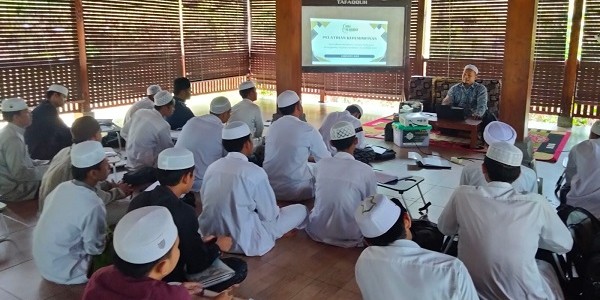 Santri Berdaya, Umat Sejahtera, TMMS Dorong Pendidikan Islam dengan Beasiswa Berkelanjutan