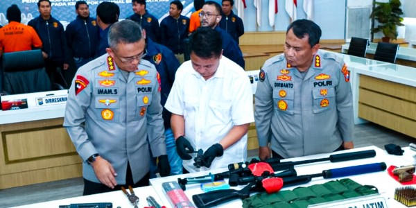 Kasus Penyelundupan Senjata ke KKB Papua, Polda Jatim Berhasil Amankan 7 Tersangka