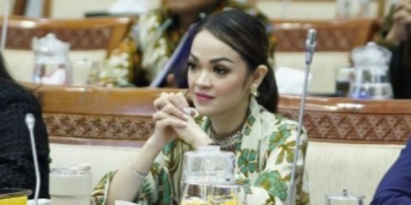 Soroti Regulasi RUU Penyiaran, Andina Narang: Fokus pada Pengawasan Konten Hoax Tanpa Menghambat Kreativitas
