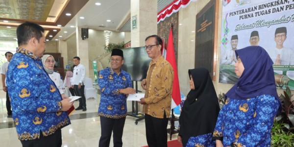 Sambut Hari Raya, Korpri Setjen DPD RI Serahkan 1001 Bingkisan Lebaran