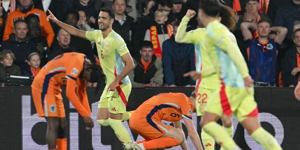 Belanda Vs Spanyol Imbang 2-2