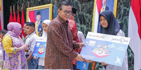 Bank DKI Salurkan KJP Plus Tahap I 2025 Kepada 707.622 Siswa